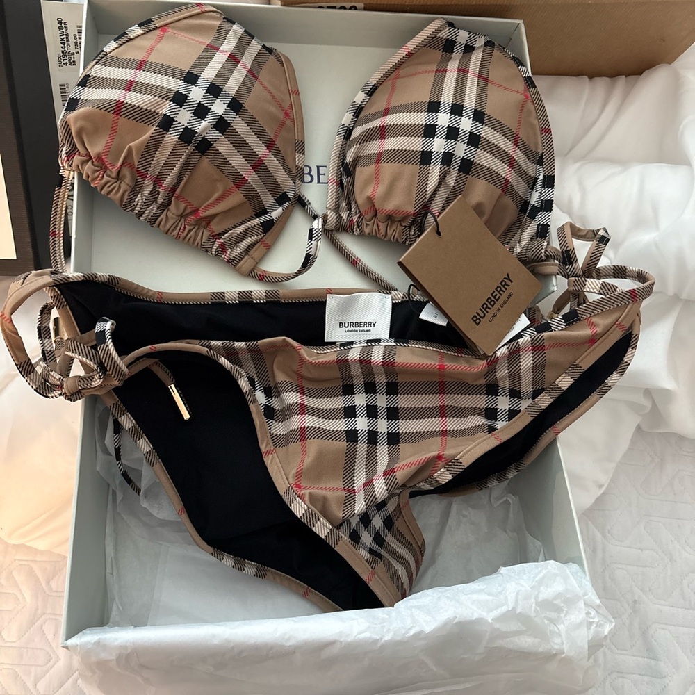 Burberry Luxury Packaging Box